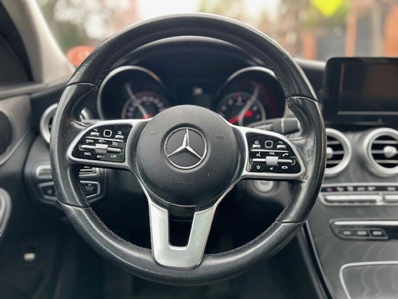 Mercedes-Benz C200 — foto 12 de 20