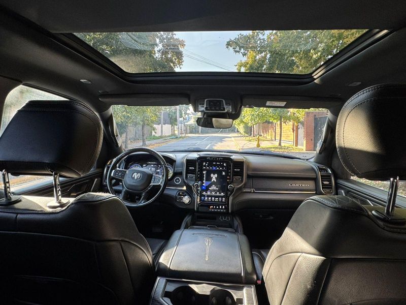 RAM 1500 — foto 19 de 26
