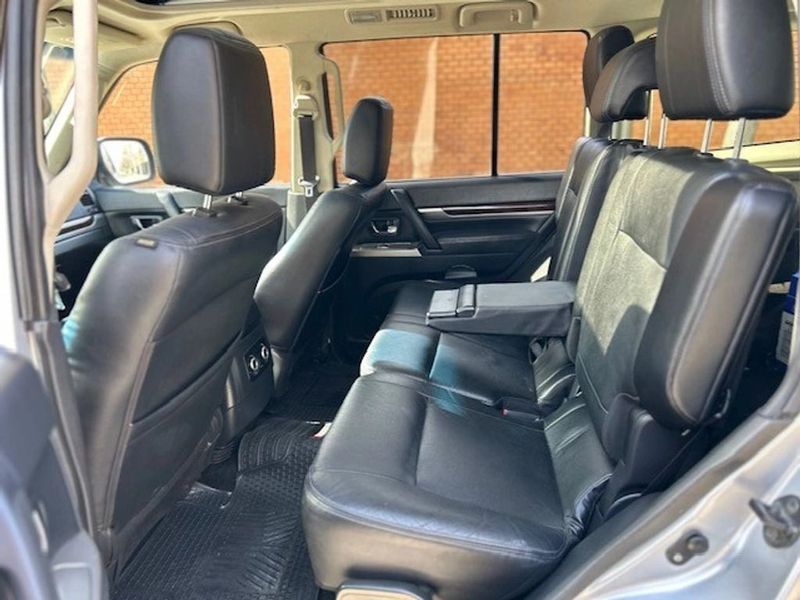 Mitsubishi Montero — foto 14 de 19